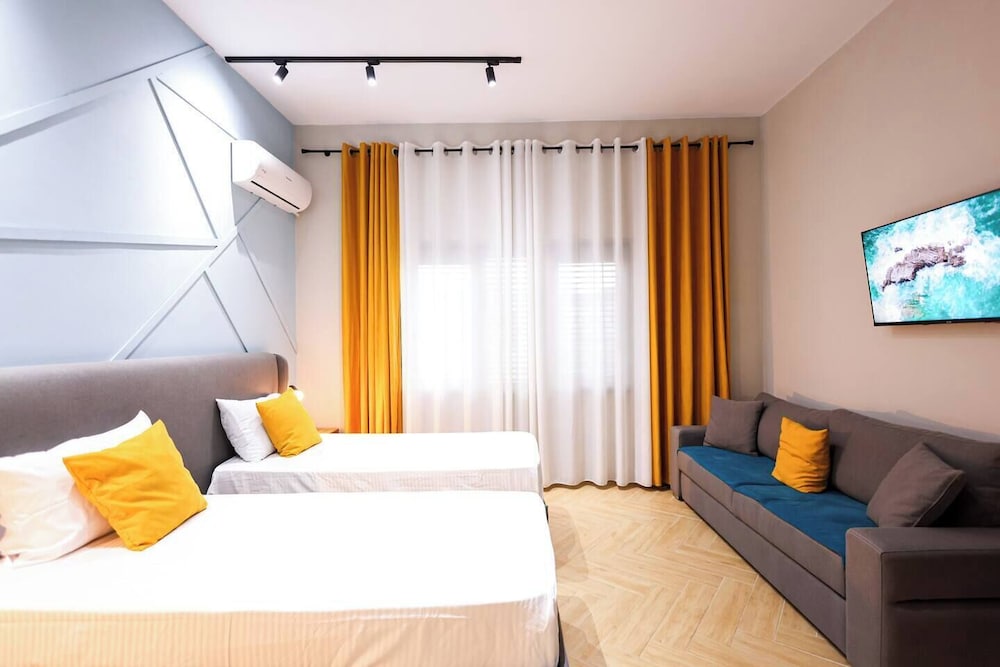 Grandstay Central 104