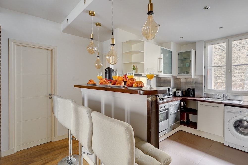 Modern Paris 2BR near Montparnasse