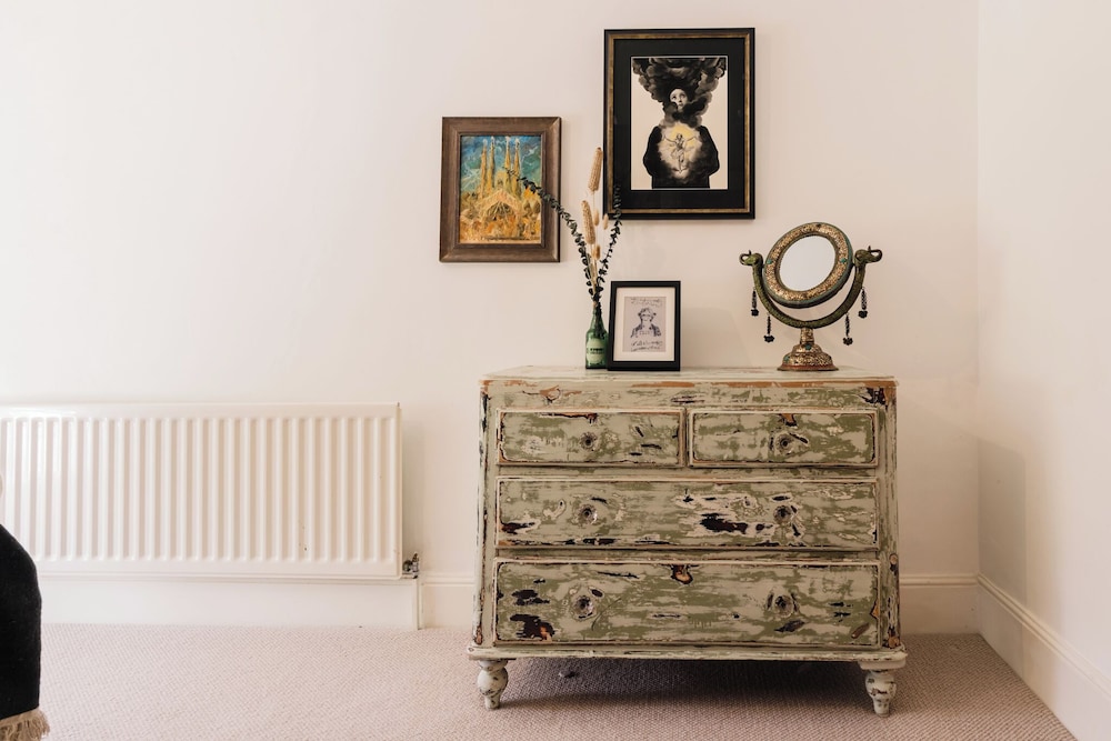 Historic 3 BD Cottage in the Cotswolds