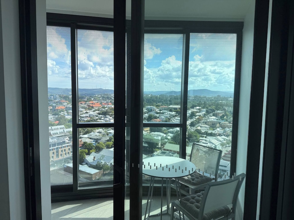 Top Floor Luxury Apartment Rooftop Pool CBD