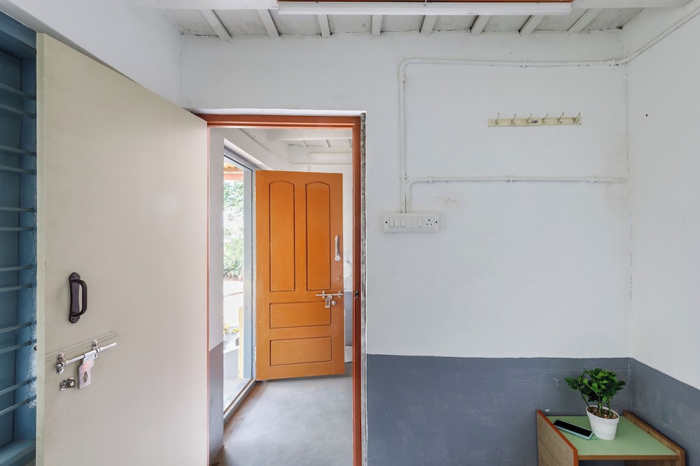 Underground Hostel By Bilwa Estate