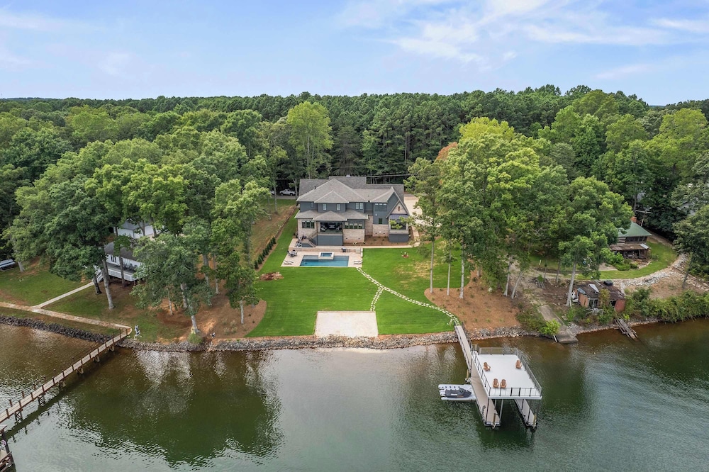 The Retreat at Sunrise Cove