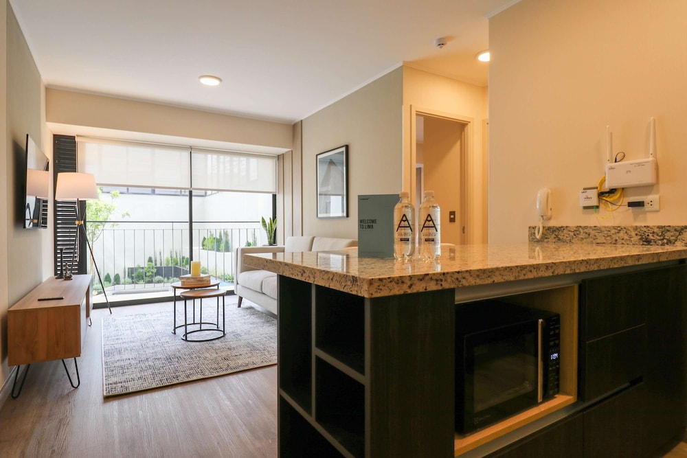 w Comfy 1BR Apartment w Balcony in Miraflores
