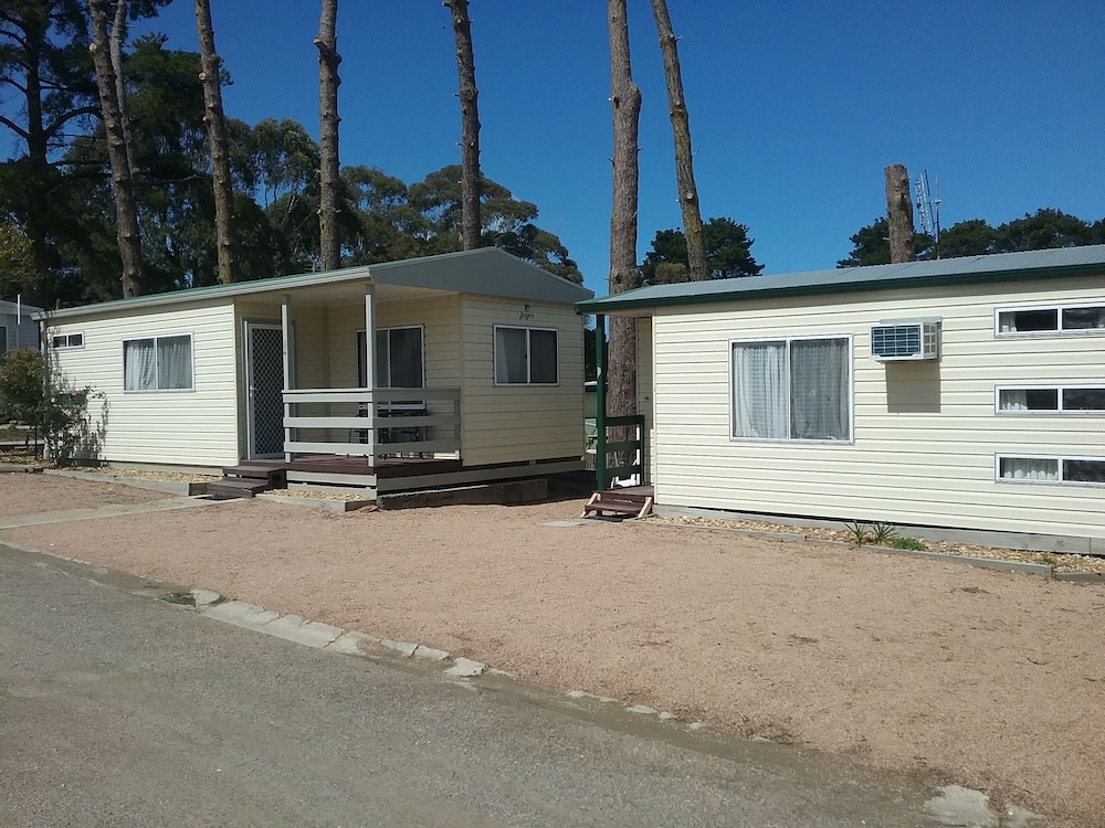 Lakes Caravilla Caravan Park