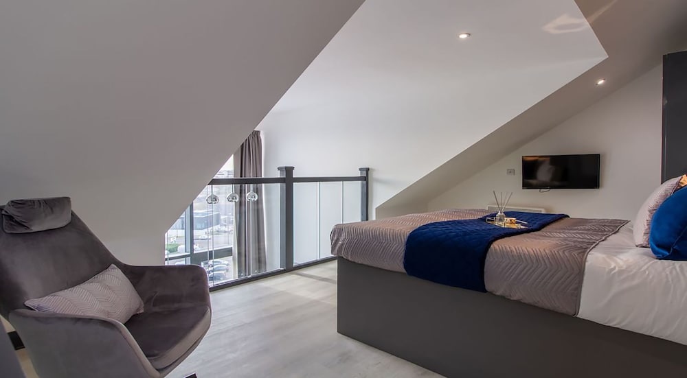 The Residence Coventry by Paymán Club view 3