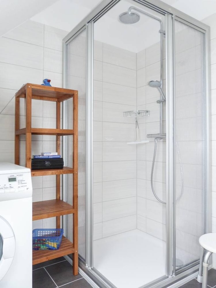 Seetiger en Krummhoern — bathroom