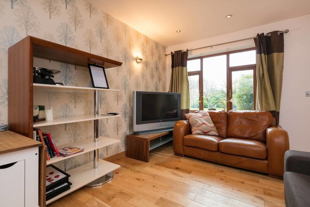 Luxury 1bedroom Lodge in Prestwich view 2