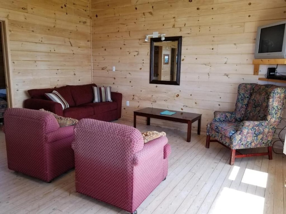 Blue Spruces Cottages view 4