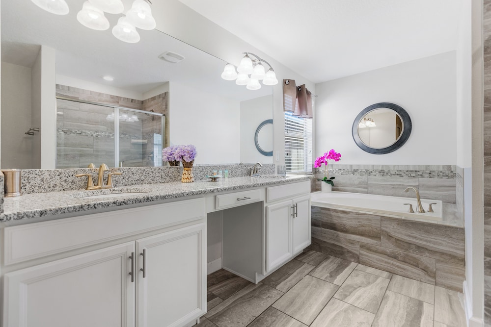 Kissimmee Retreat  6BR House Sleeps 14