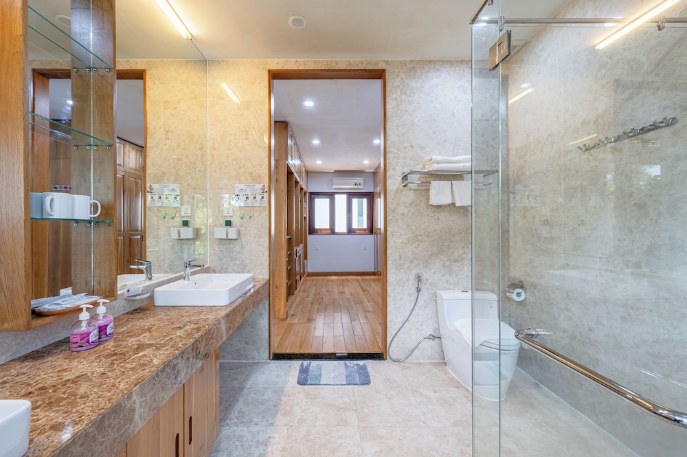 Thao Dien Garden Villa 5BR Luxury Oasis