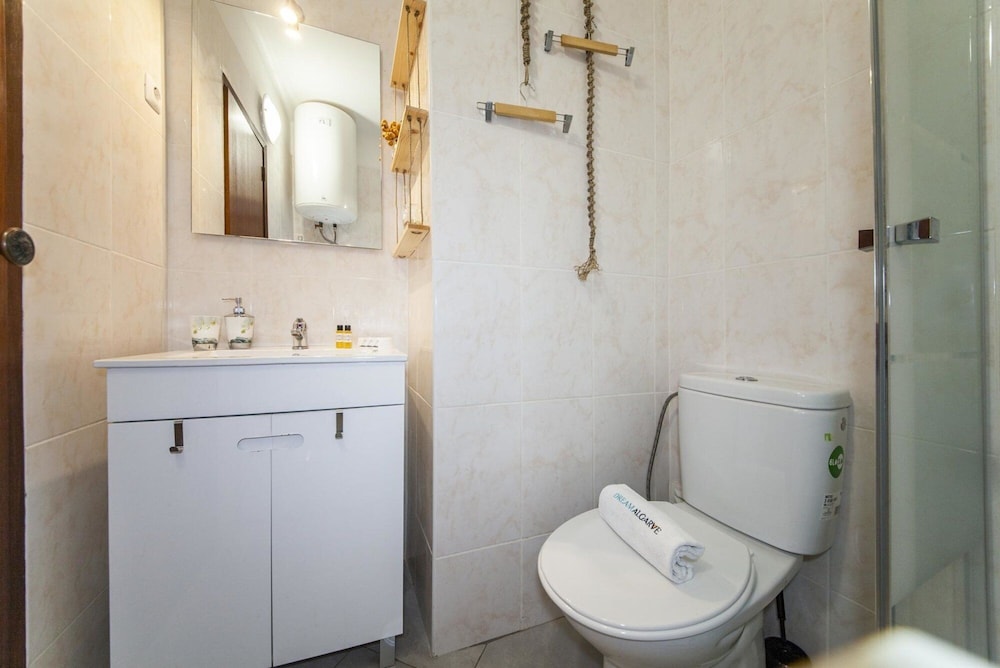 A32 - Postigo Apartment in Lagos view 3