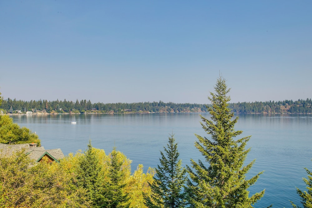 Hillside Home w/ Dock ~ 8 Mi to Coeur D'alene! view 2