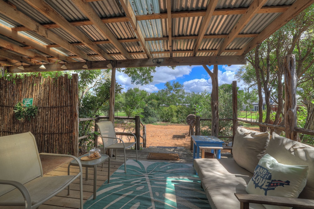 Sonora Casita Hot-tub + Nandina Cottage Hot-tub