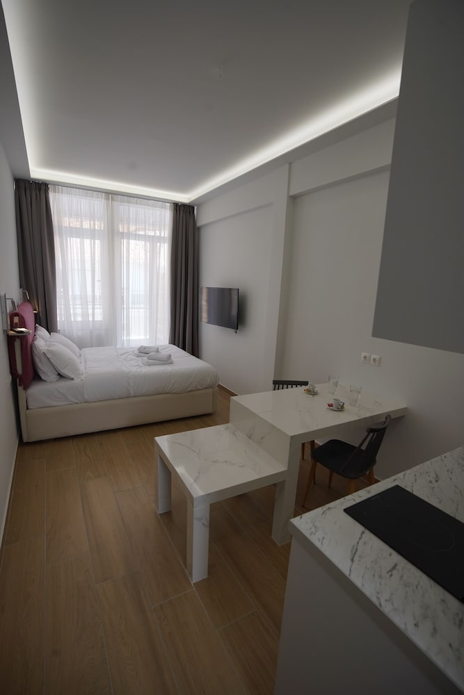 Tip Top Suites