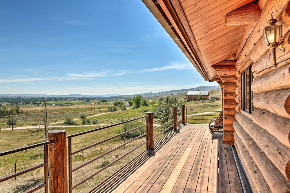 Exquisite Log Home With Lander Valley Views! - Property Image 10