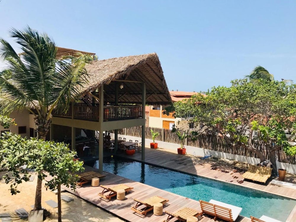 Private Complex With Swimming Pool Close to the Ocean