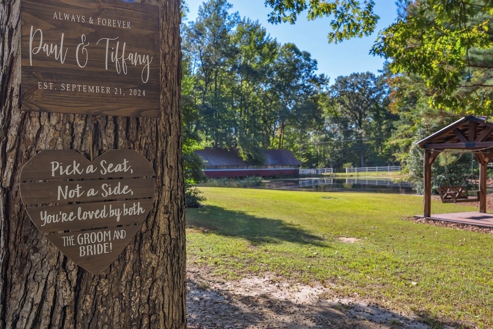 Pet-friendly 3BR Lake House Firepit + Pier