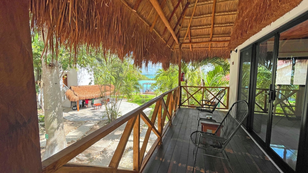 Hotel Isabella Bacalar Front Lagoon