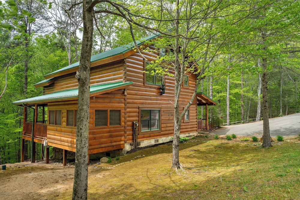 Smoky Bear Cabin