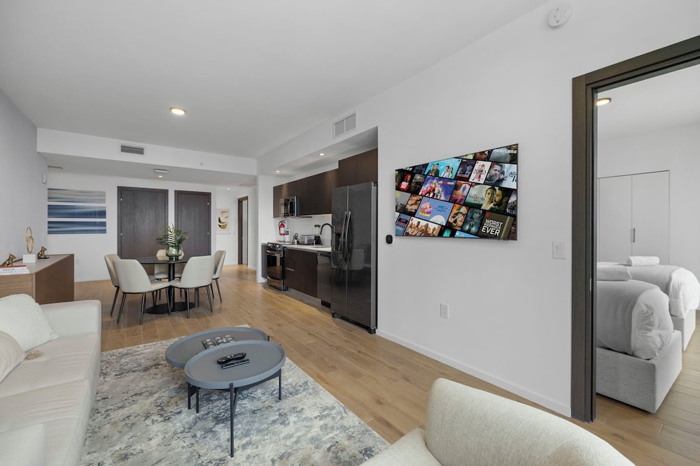 Luxury Spacious Condo at Downtown Miami