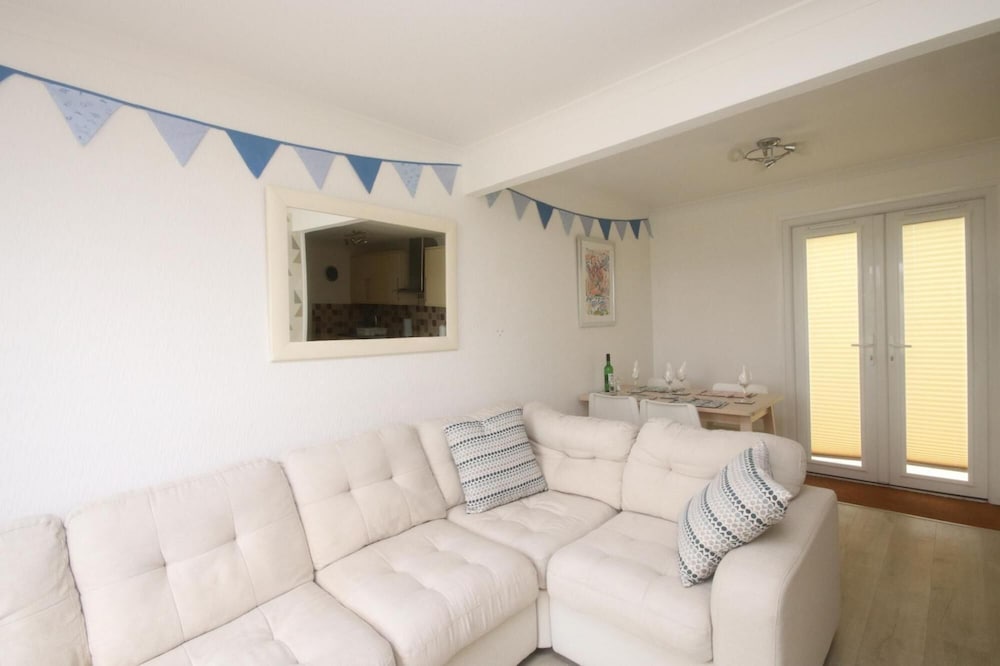 20F Medmerry Park 2 Bedroom Chalet view 2