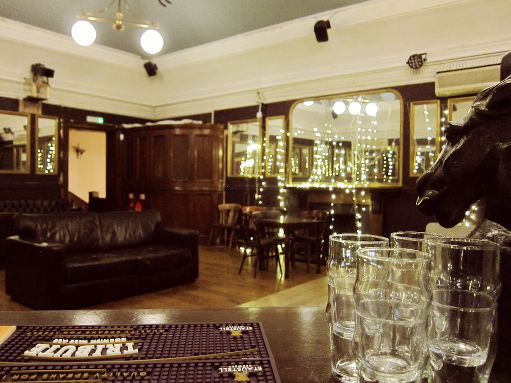 bar