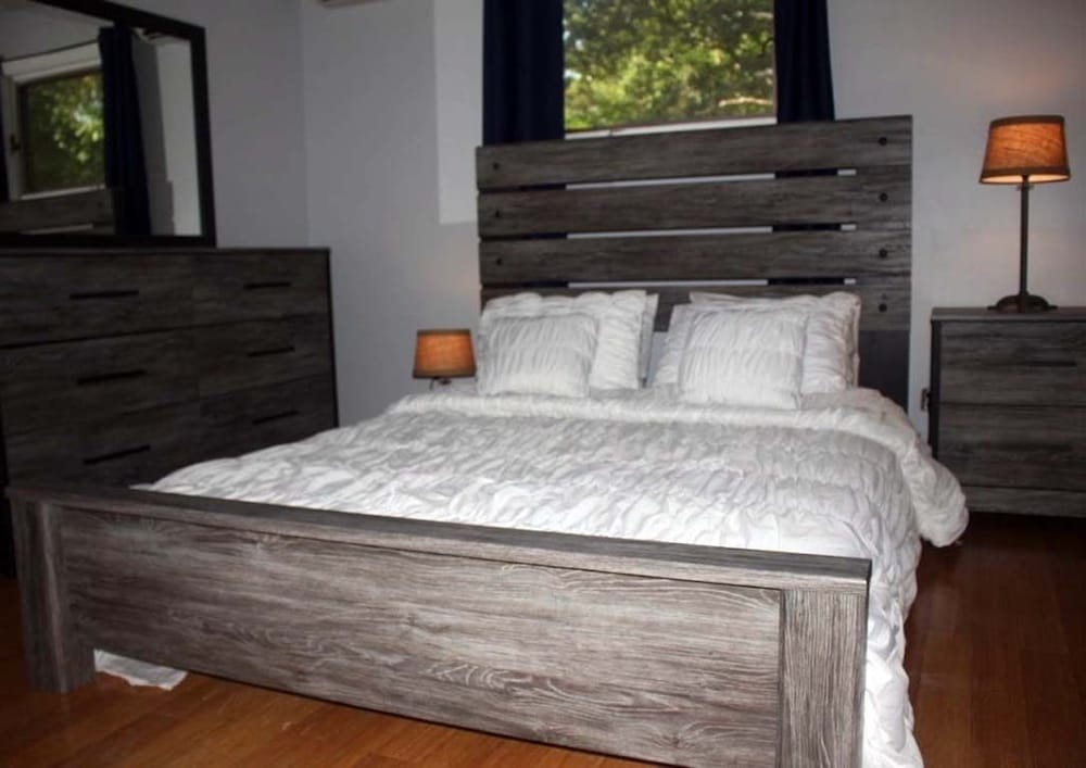 Stunning 3bd/2ba Vacation House in the Vineyard view 2