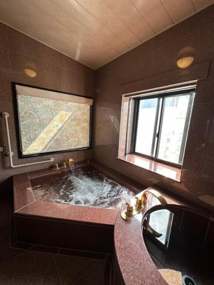 THE RESIDENCE HOTEL OKAYAMA