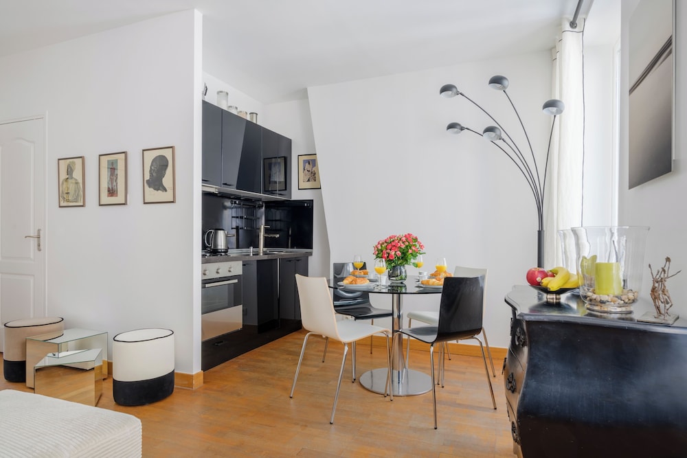 Paris St Germain Central residence