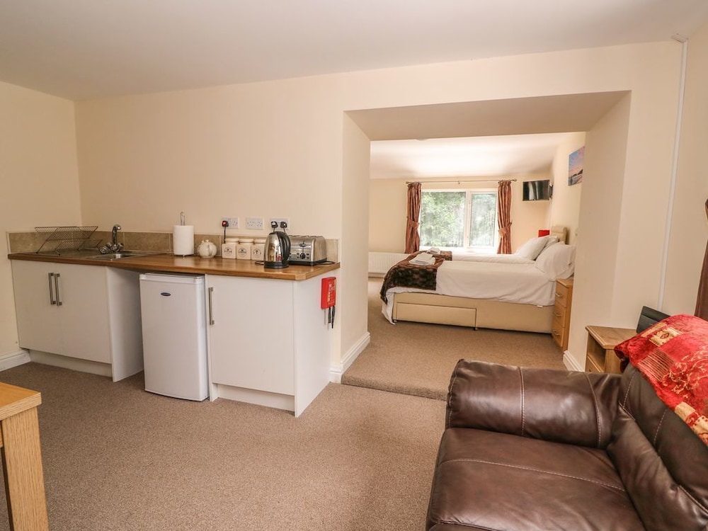 Swansea Vacations - Old Tredegar Arms - Property Image 23