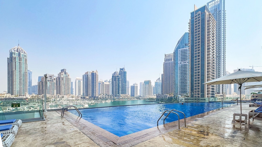 Iconic Marina Stay Cayan Tower 2BR