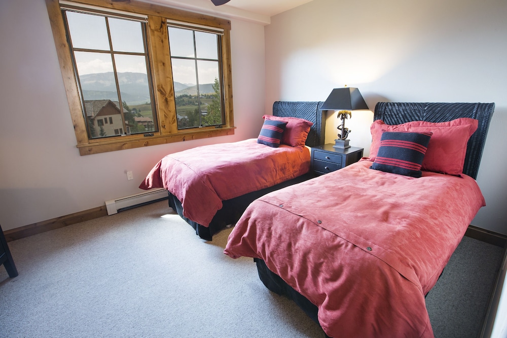 WestWall Lodge - Property Image 16