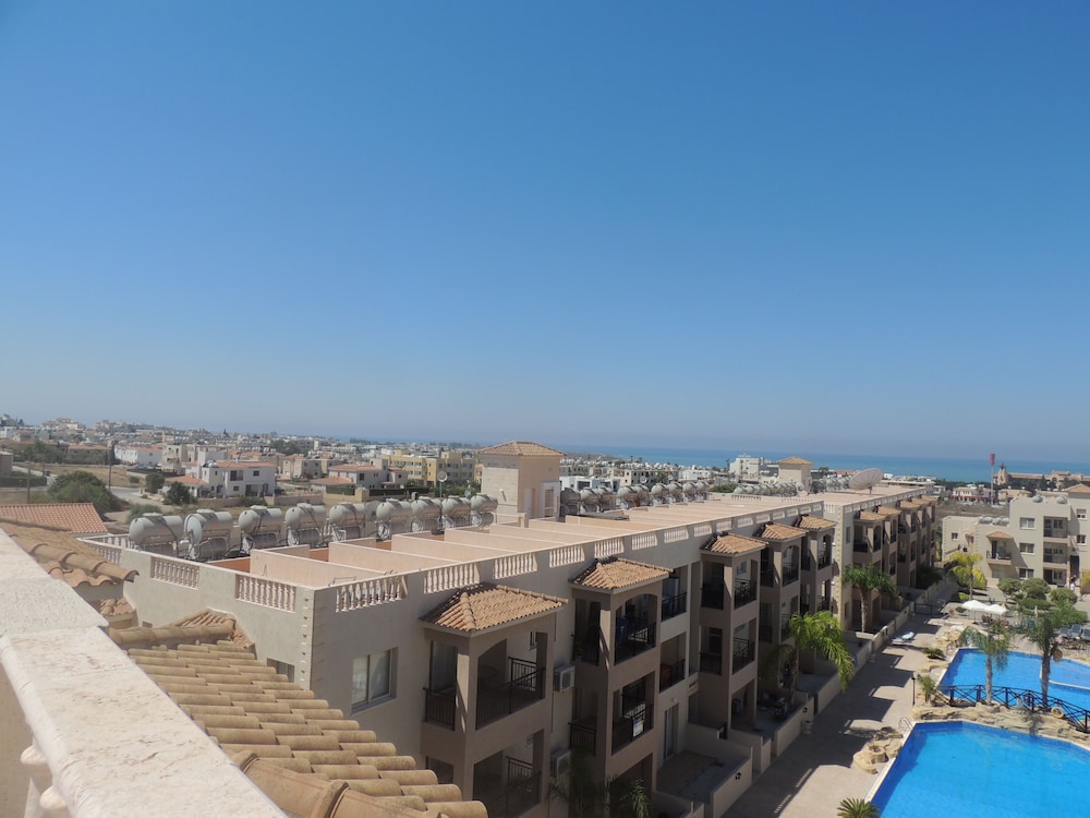 Royal Sea Crest