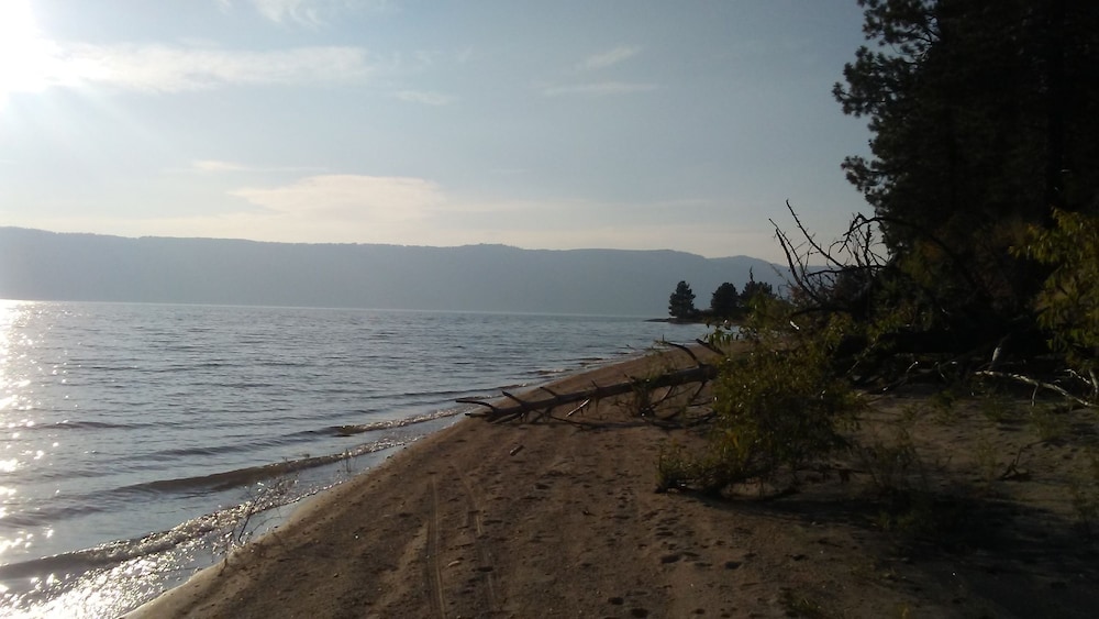 Cascade Lake Inn