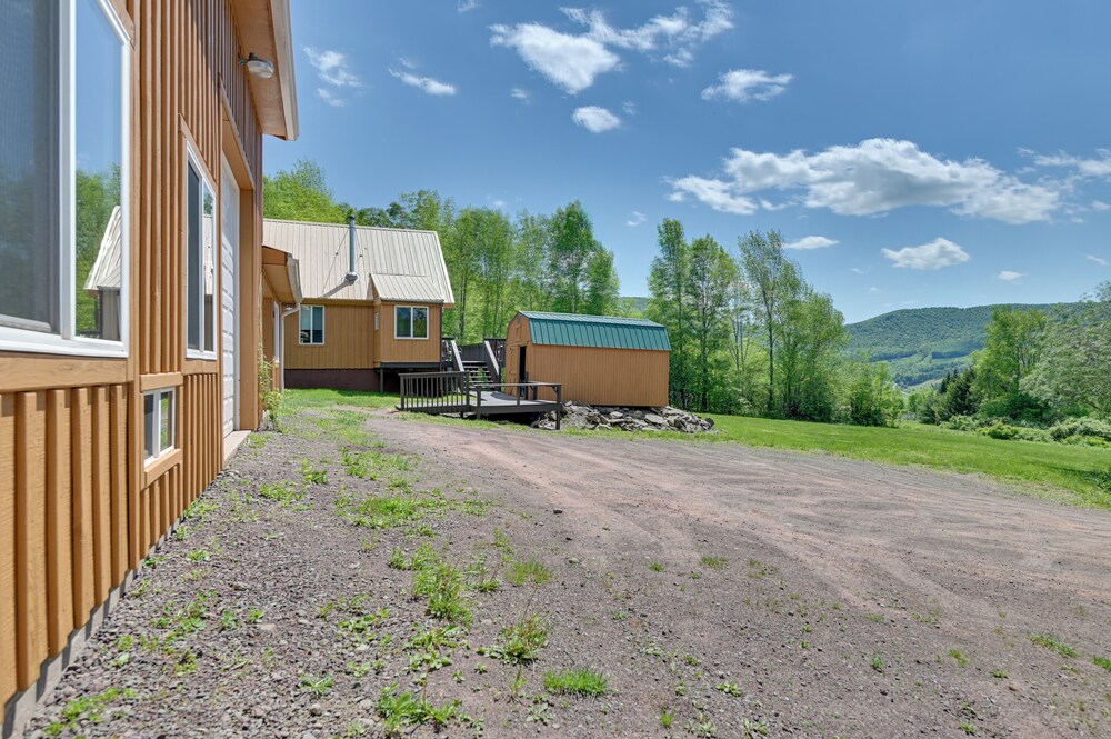 Cozy Catskills Studio Rental w/ Mountain Views!