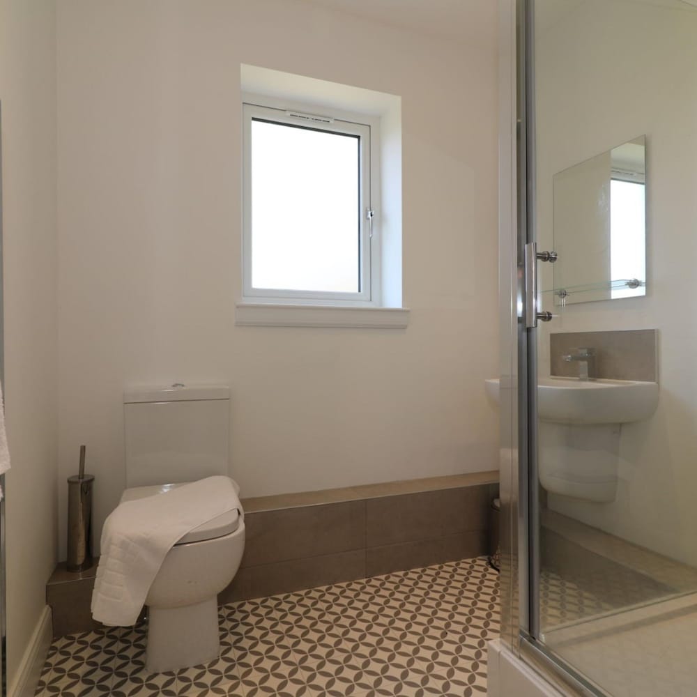 Railway House 5 bed - Maryhill