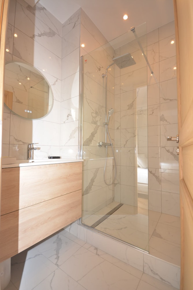 Reva Suites