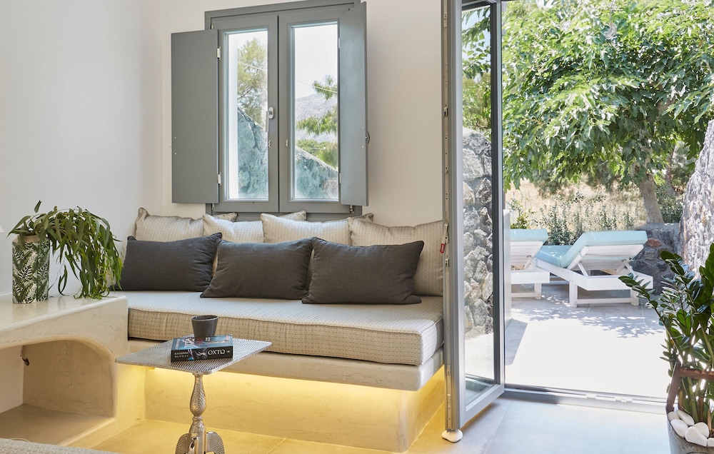 Amara Suites Santorini