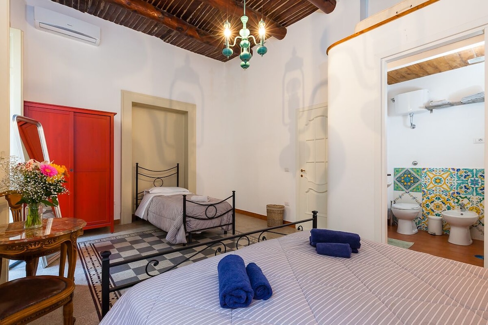 Don Pedro Rooms Vicerè di Toledo in the city center