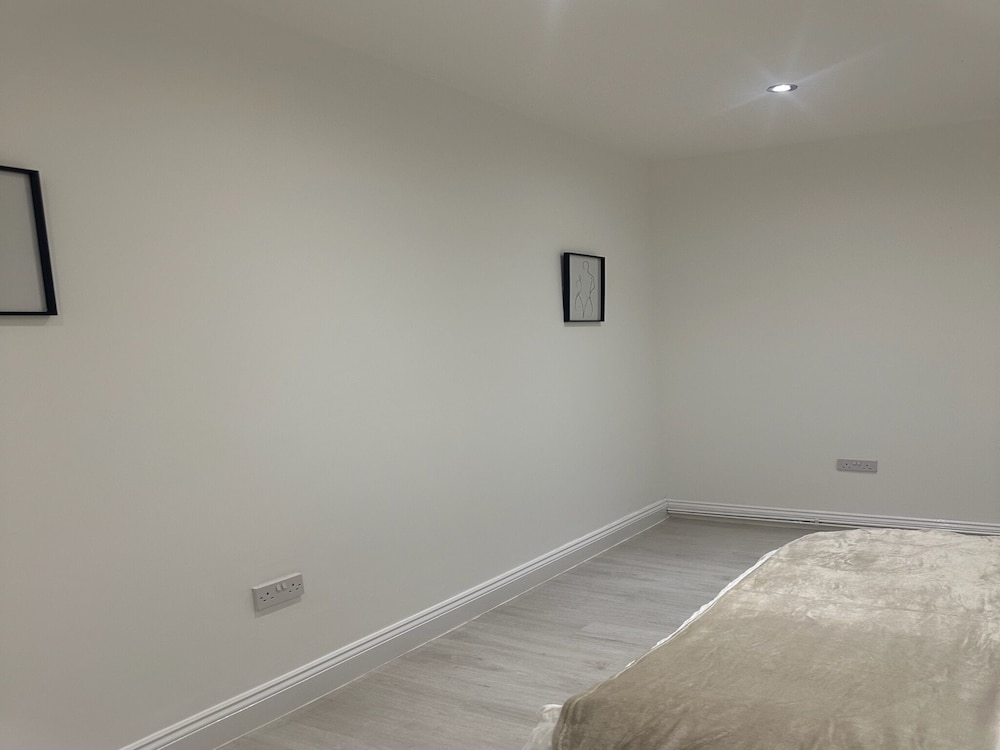 Charming 1-bed Apartment in Walton on the Naze view 4