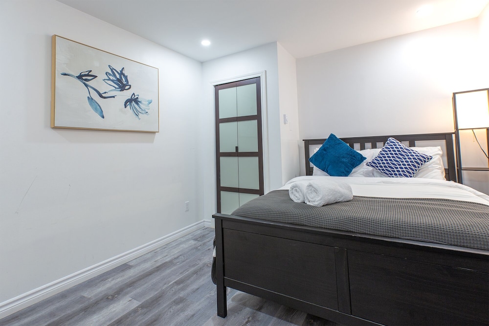 Lovely Condo near Dtown Montreal- 4404-3