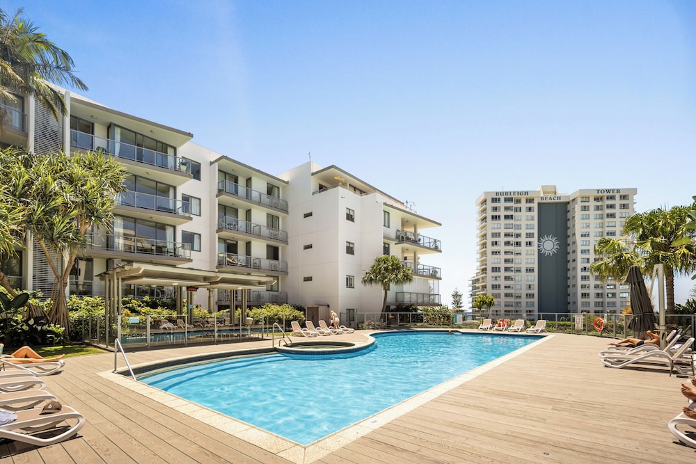 Burleigh Bliss Coastal Hideaway