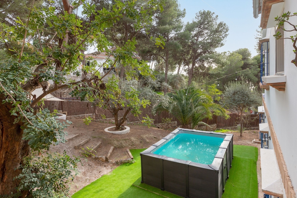 Axarqu a in Malaga With 2 Bedrooms and 1 Bathrooms