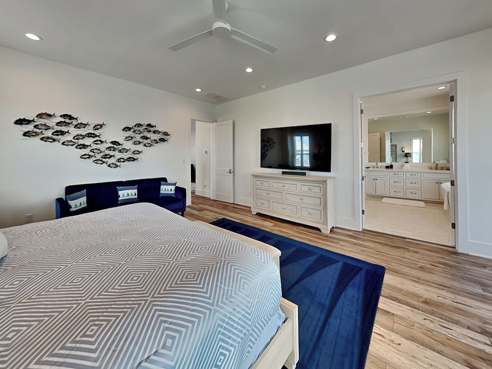 Seabreezy Lane by Ryson Vacation Rentals