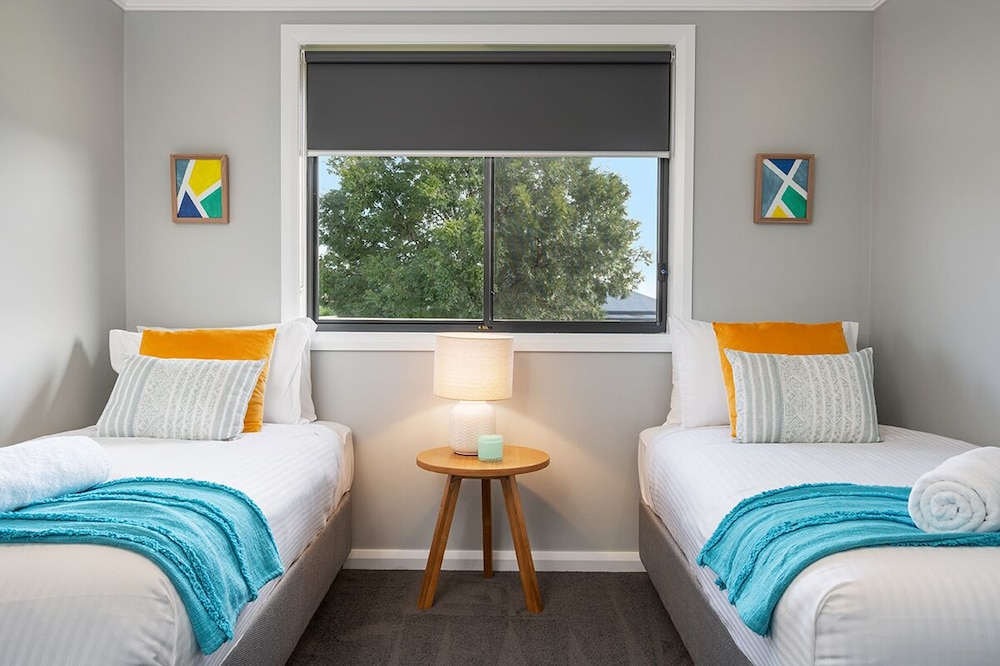 Campanile House by Your Innkeeper Mudgee view 3