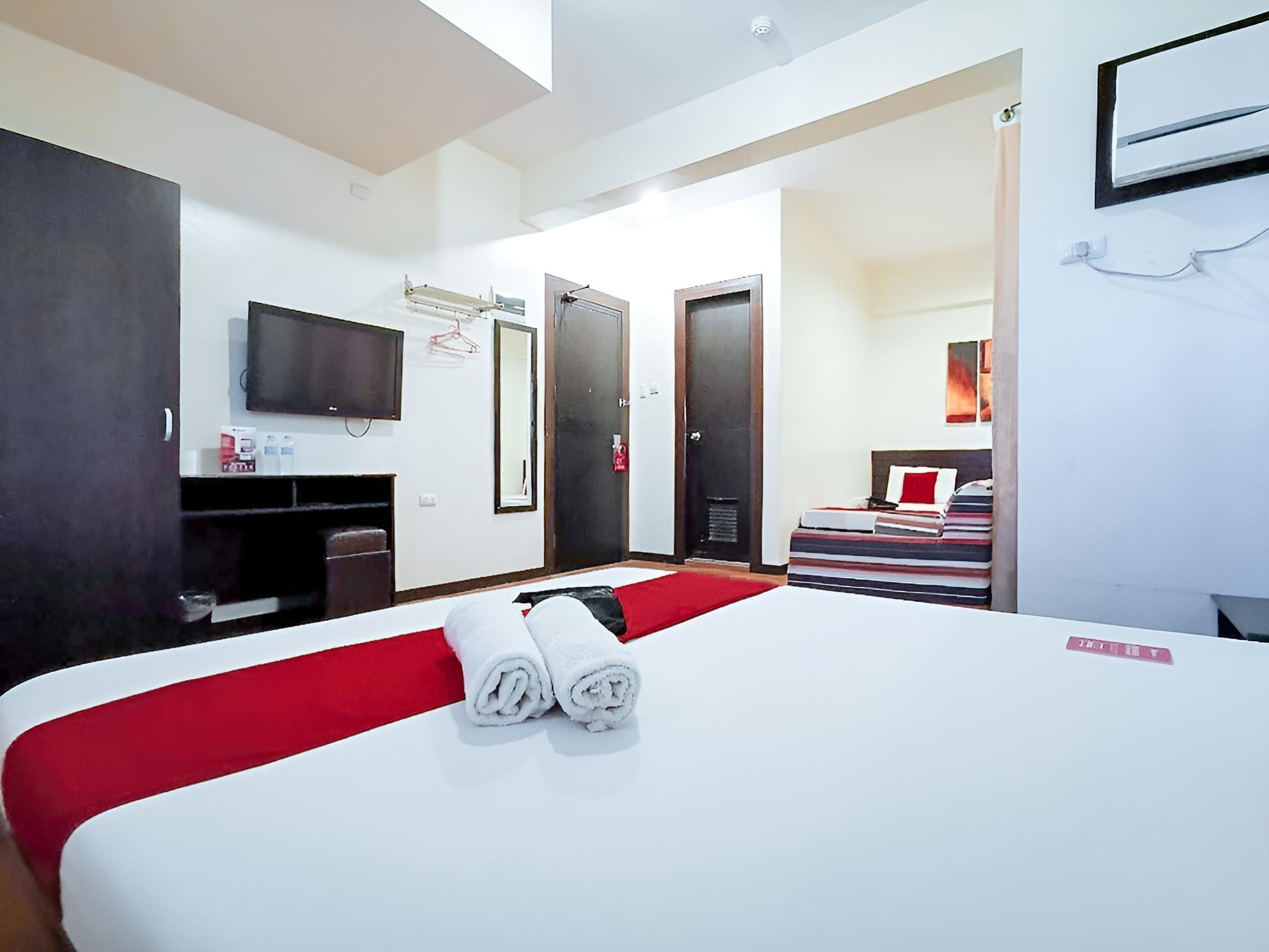 RedDoorz near Robinsons Cybergate Davao 2 view 2