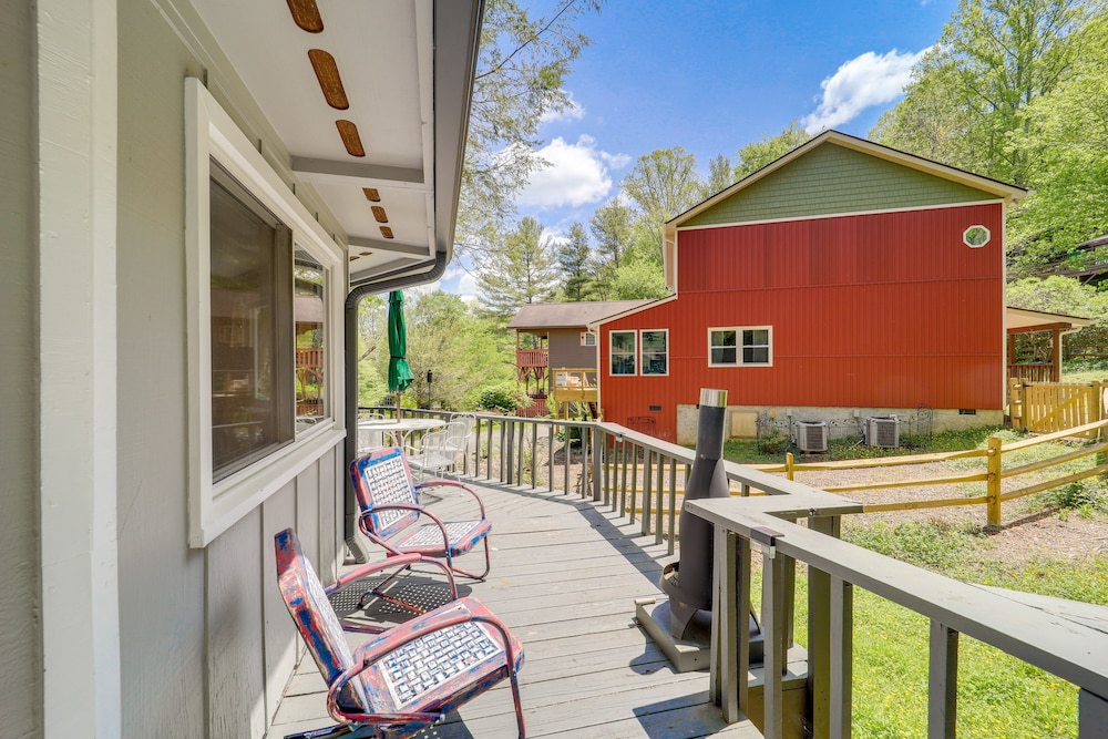 Quaint Vacation Rental w/ Porch in Banner Elk! view 4