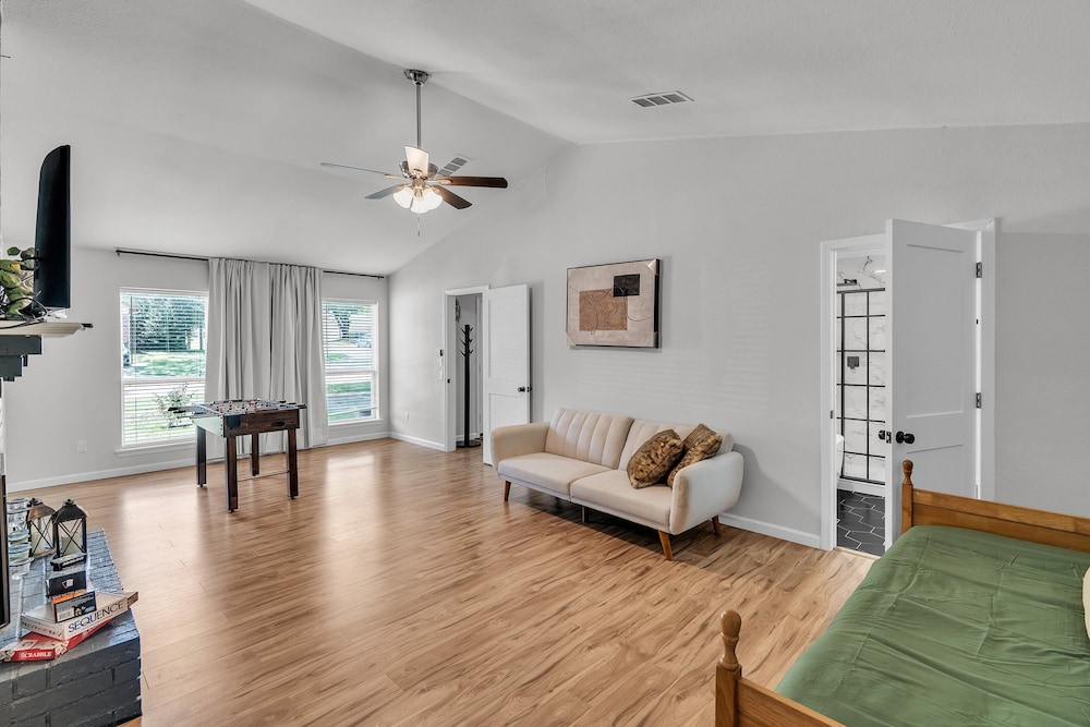 Stylish Flower Mound Home With Private Pool 5 Bedroom Home