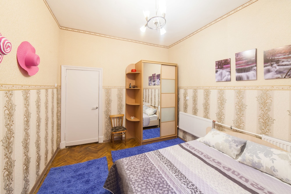 Apartments on Telezhnaya 13