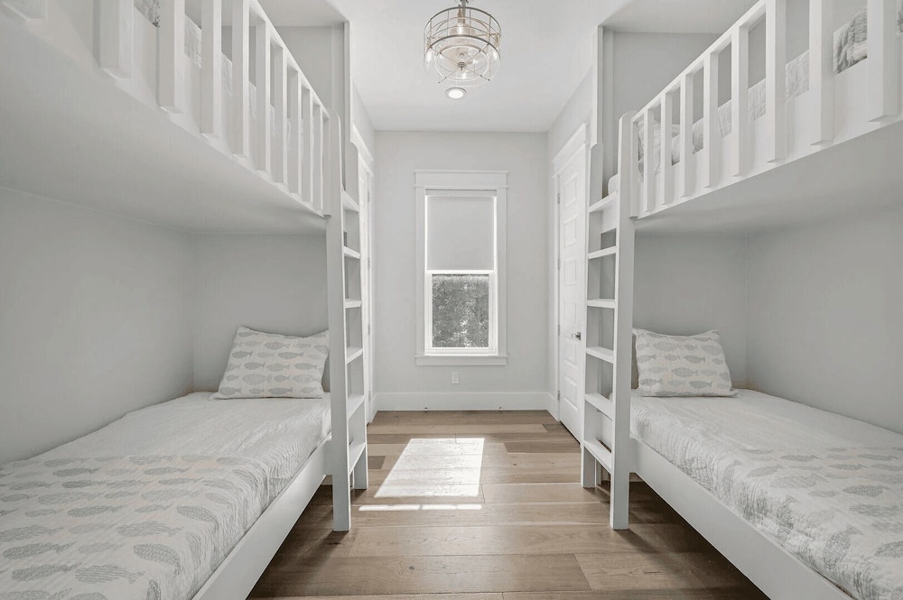 Alibi 30A by Avantstay 6bdr, Private Pool, Steps to Beach